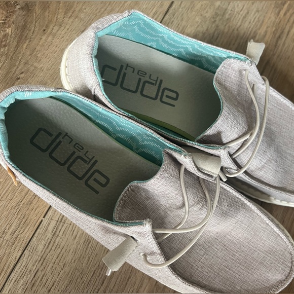 HEY DUDEs Wendy Chambray Beige Women’s Sz 10 - Picture 3 of 6